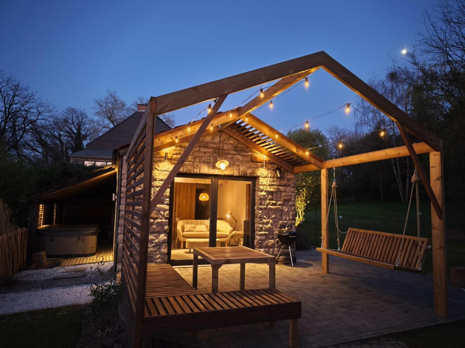Out & Lodge Les Spirous Les Geronsarts Екстер'єр фото